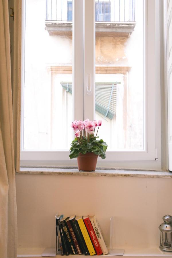 La Casa Del Nespolo, 2 Terrazzi E 2 Bagni In Centro Διαμέρισμα Νάπολη Εξωτερικό φωτογραφία
