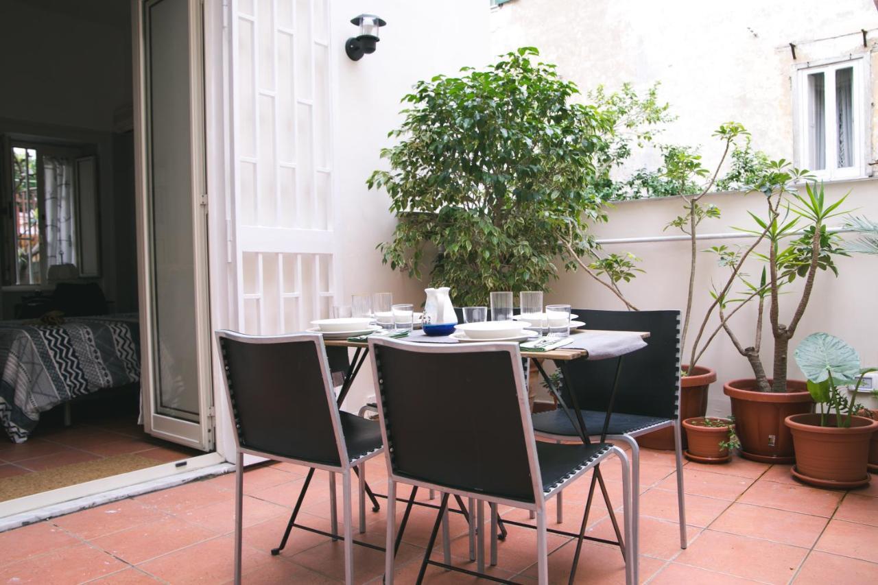 La Casa Del Nespolo, 2 Terrazzi E 2 Bagni In Centro Διαμέρισμα Νάπολη Εξωτερικό φωτογραφία