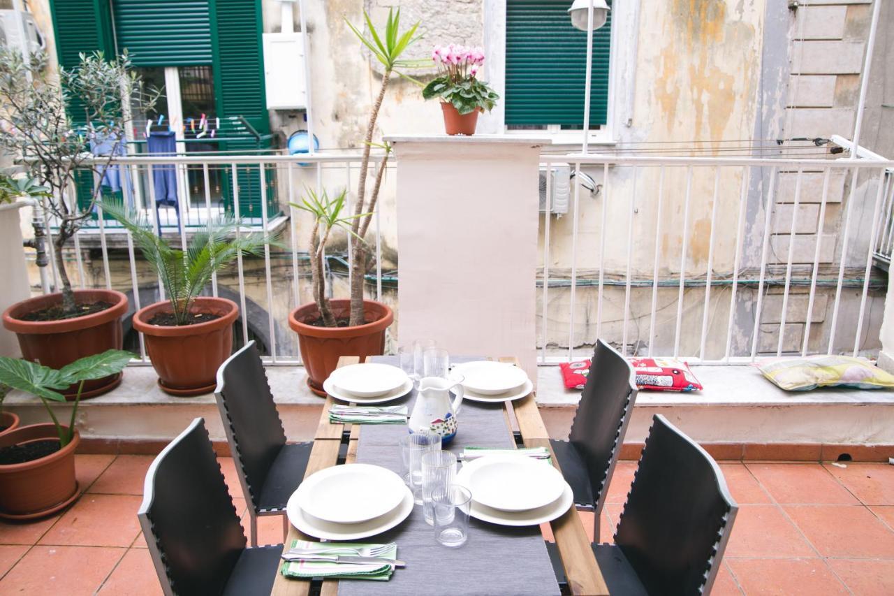 La Casa Del Nespolo, 2 Terrazzi E 2 Bagni In Centro Διαμέρισμα Νάπολη Εξωτερικό φωτογραφία