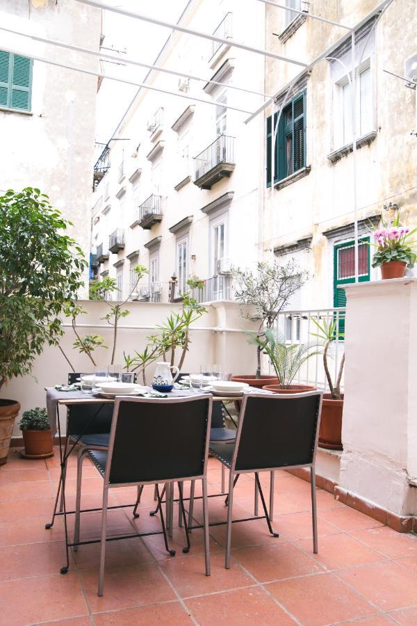 La Casa Del Nespolo, 2 Terrazzi E 2 Bagni In Centro Διαμέρισμα Νάπολη Εξωτερικό φωτογραφία