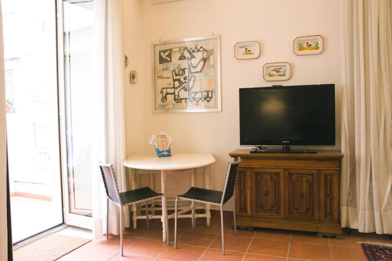 La Casa Del Nespolo, 2 Terrazzi E 2 Bagni In Centro Διαμέρισμα Νάπολη Εξωτερικό φωτογραφία
